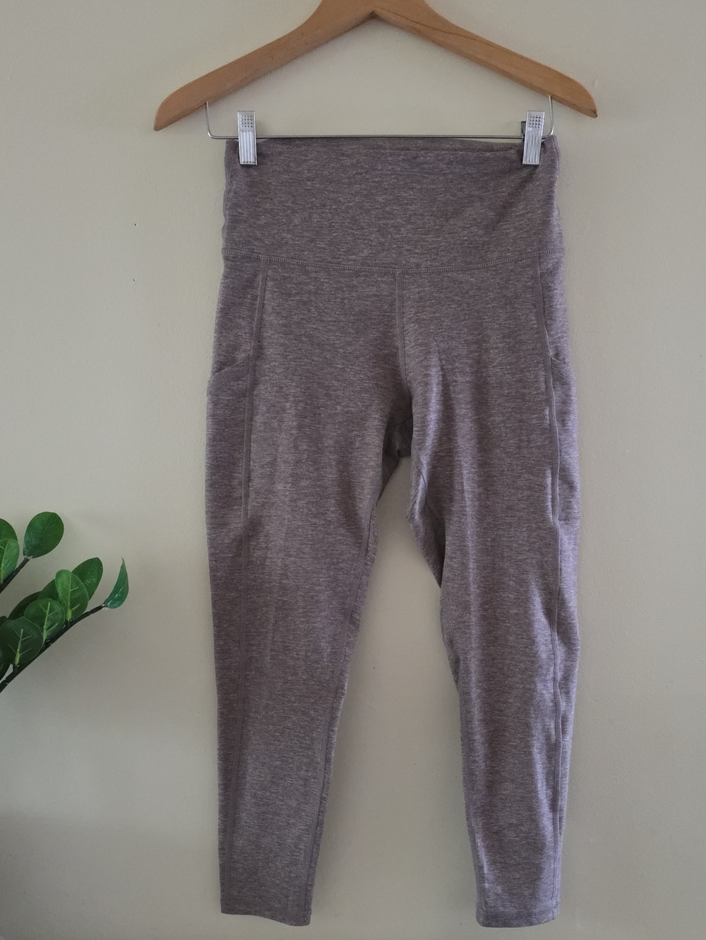 Offline by Aerie The Hugger Hi Rise Pocket Legging in Heather Brown 23" - M